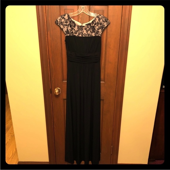 Floor length gown - Picture 3 of 7